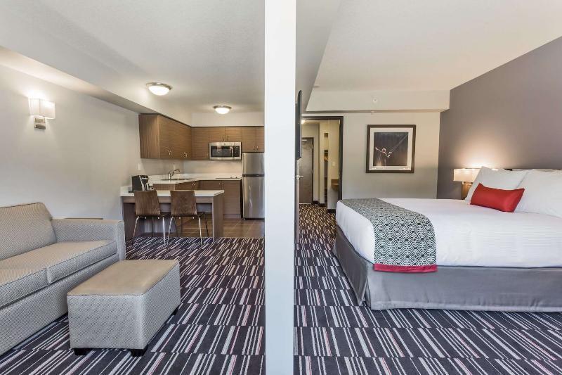 Microtel Inn & Suites By Wyndham Oyster Bay Ladysmith Exterior foto
