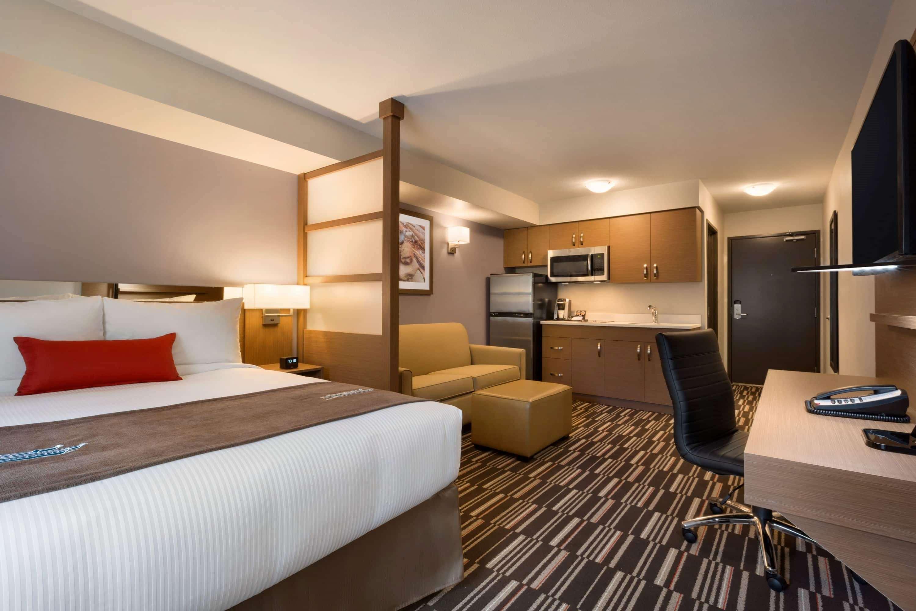 Microtel Inn & Suites By Wyndham Oyster Bay Ladysmith Exterior foto