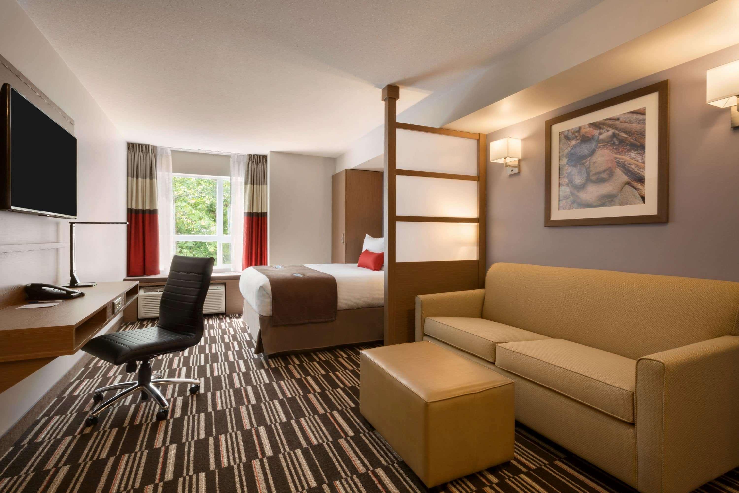 Microtel Inn & Suites By Wyndham Oyster Bay Ladysmith Exterior foto