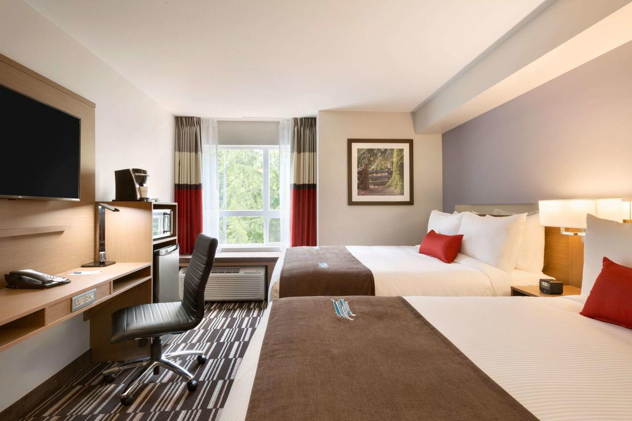 Microtel Inn & Suites By Wyndham Oyster Bay Ladysmith Exterior foto