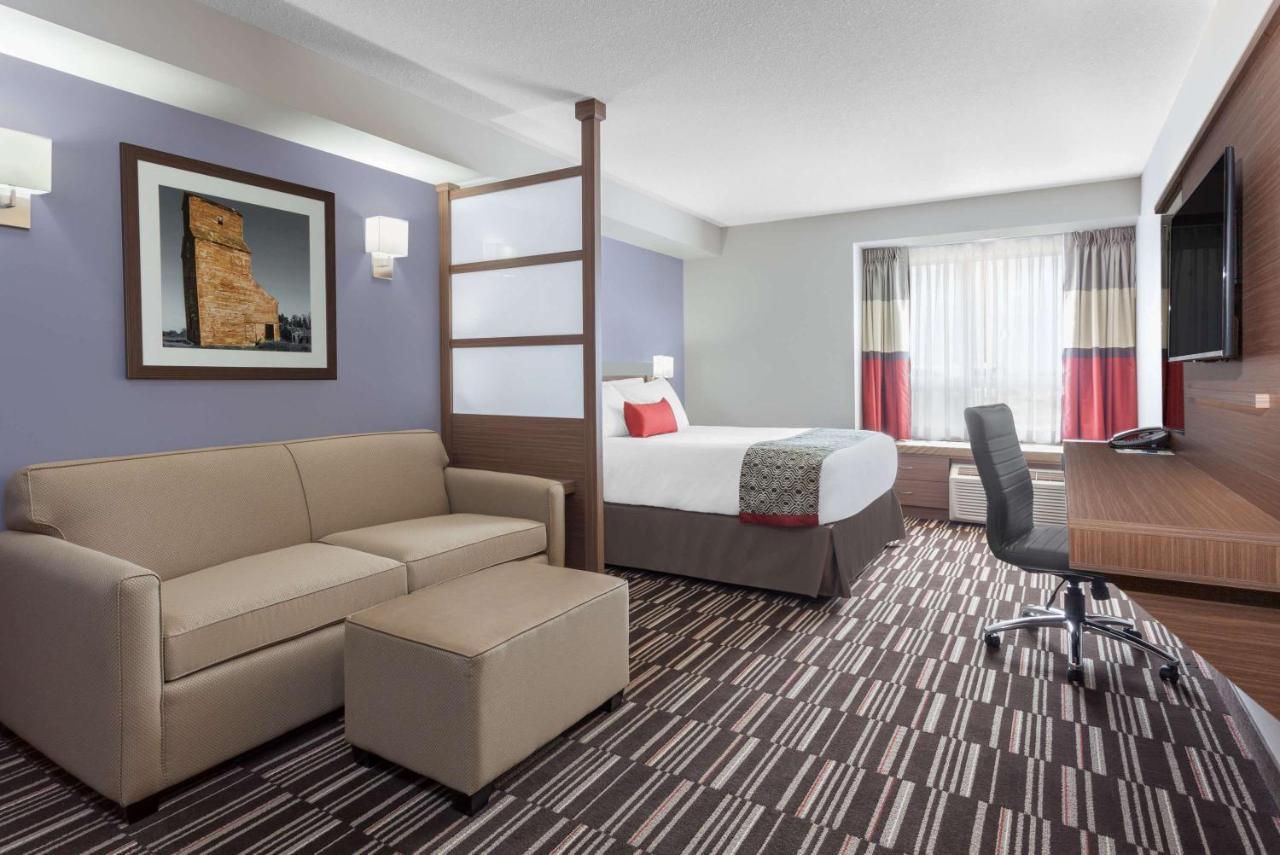 Microtel Inn & Suites By Wyndham Oyster Bay Ladysmith Habitación foto
